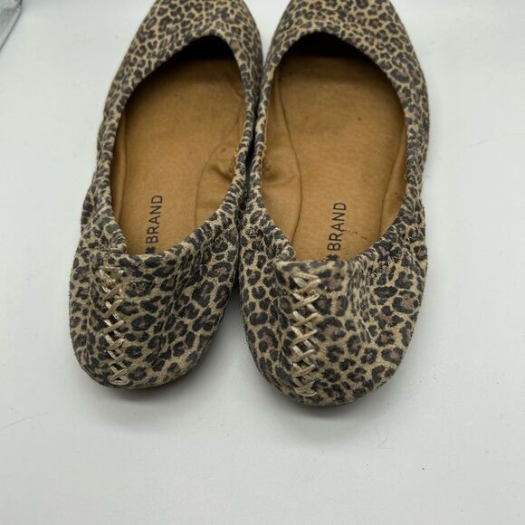 Lucky Brand Emmie Scrunch Flat in Leopard Print - Picture 3 of 10